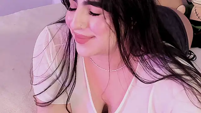 Camila Matinez  online show from 12.16.25