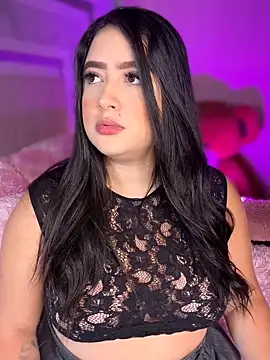 Snapshot of Emiily_Moore1 chatting on 10.01.25 Emiily Moore1 online show from 10.01.25