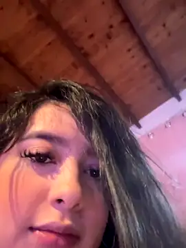 Snapshot of Emiily_Moore1 chatting on 10.18.25 Emiily Moore1 online show from 10.18.25