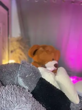 Emiily Moore1 online show from 12.23.25