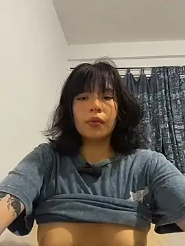 Snapshot of aliciia_23 chatting on 11.27.25 aliciia 23 online show from 11.27.25