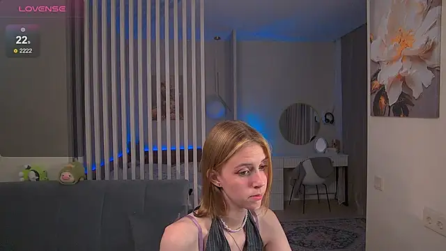 Snapshot of sofiapurex chatting on 09.15.25 sofiapurex online show from 09.15.25