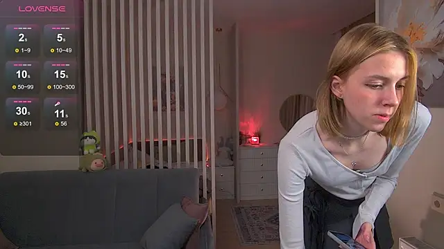 Snapshot of sofiapurex chatting on 09.21.25 sofiapurex online show from 09.21.25