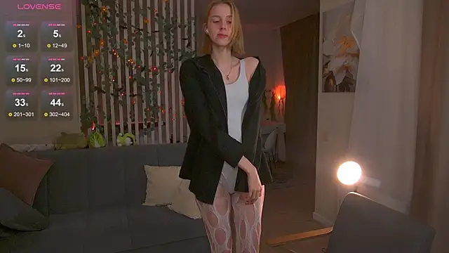 Snapshot of sofiapurex chatting on 11.06.25 sofiapurex online show from 11.06.25