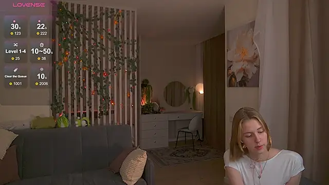 Snapshot of sofiapurex chatting on 11.13.25 sofiapurex online show from 11.13.25