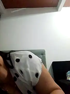 tiffany Johnson1 online show from 09.28.25