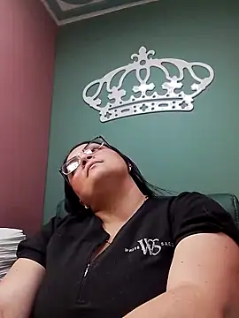 tiffany Johnson1 online show from 11.15.25