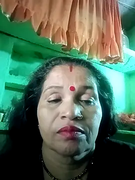 Snapshot of Manavi_x chatting on 10.13.25 Manavi x online show from 10.13.25