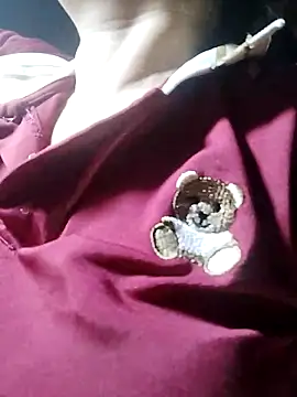 Snapshot of Lyly_nuce chatting on 11.10.25 Lyly nuce online show from 11.10.25