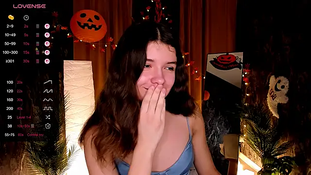 Snapshot of amy_cute_cat chatting on 10.29.25 amy cute cat online show from 10.29.25