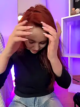 Snapshot of PollyVinice chatting on 09.13.25 PollyVinice online show from 09.13.25