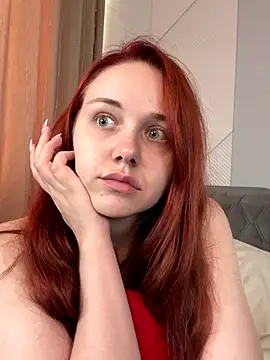 Snapshot of PollyVinice chatting on 09.17.25 PollyVinice online show from 09.17.25