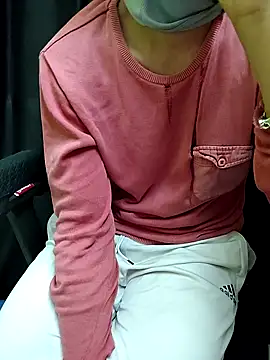 Snapshot of chocolate_alone chatting on 11.30.25 chocolate alone online show from 11.30.25