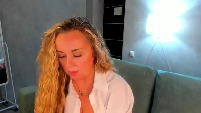 Sky Kuper online show from 12.04.25