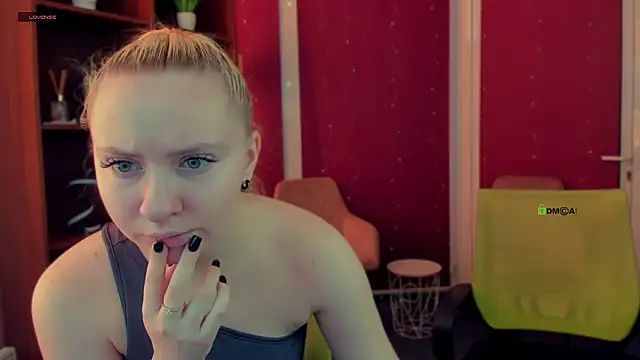 mila glow1 online show from 02.03.26