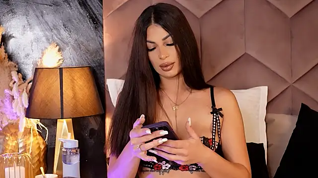 Snapshot of EvaRhea chatting on 09.30.25 EvaRhea online show from 09.30.25