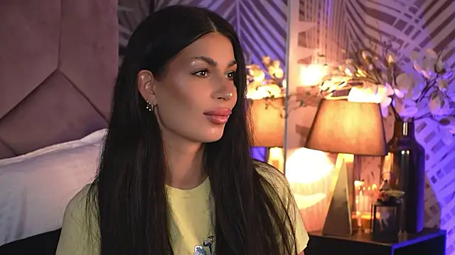 Snapshot of EvaRhea chatting on 02.14.26 EvaRhea online show from 02.14.26