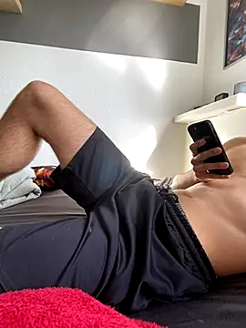 Snapshot of wayneia chatting on 09.22.25 wayneia online show from 09.22.25