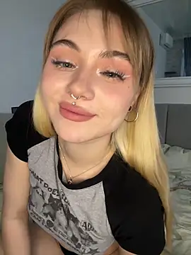 LunaMillie online show from 10.18.25