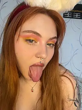 LunaMillie online show from 04.03.26