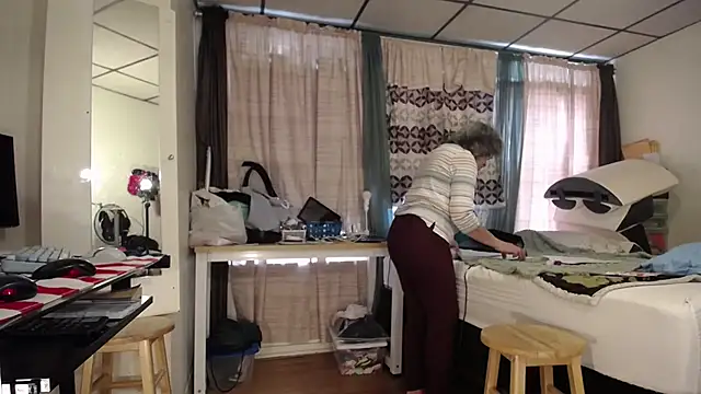 Snapshot of ANALTRAINING4U2 chatting on 02.25.25 ANALTRAINING4U2 online show from 02.25.25