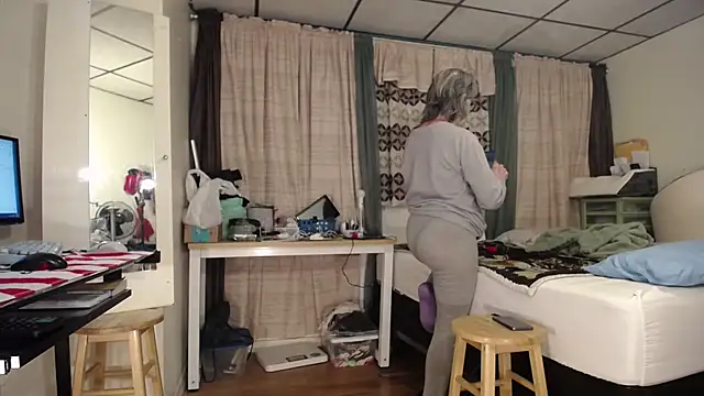 Snapshot of ANALTRAINING4U2 chatting on 03.02.25 ANALTRAINING4U2 online show from 03.02.25