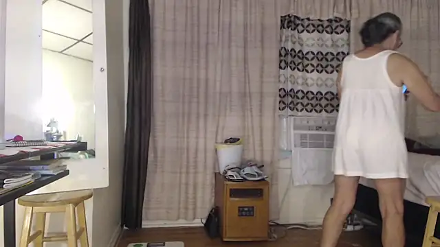 Snapshot of ANALTRAINING4U2 chatting on 10.01.25 ANALTRAINING4U2 online show from 10.01.25