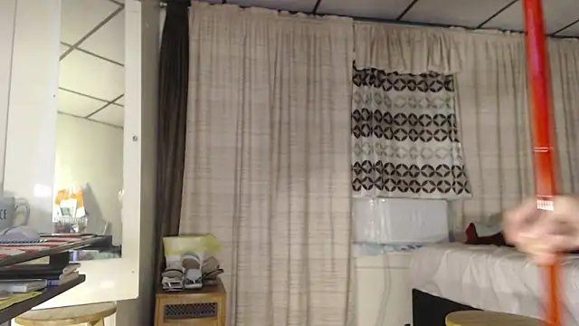 Snapshot of ANALTRAINING4U2 chatting on 10.27.25 ANALTRAINING4U2 online show from 10.27.25