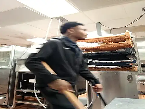 Dropdingo online show from 10.31.25