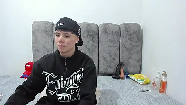 Snapshot of Bruno_Cruzz chatting on 06.18.26 Bruno Cruzz online show from 06.18.26
