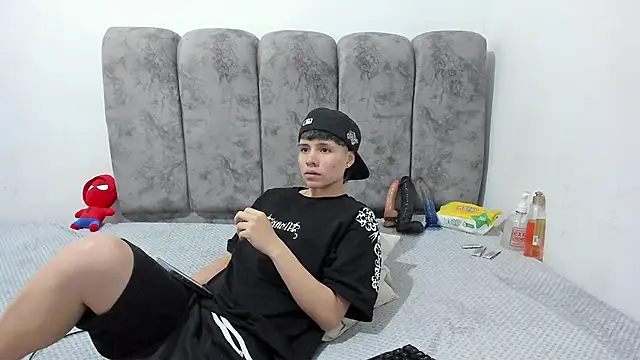Snapshot of Bruno_Cruzz chatting on 06.19.26 Bruno Cruzz online show from 06.19.26