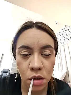 Snapshot of Sky_Junne chatting on 09.27.25 Sky Junne online show from 09.27.25