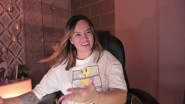 Snapshot of Sky_Junne chatting on 03.13.26 Sky Junne online show from 03.13.26