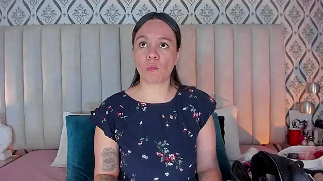 Snapshot of Sky_Junne chatting on 03.28.26 Sky Junne online show from 03.28.26