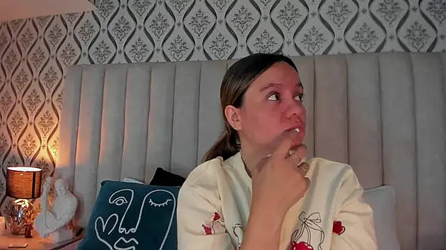 Snapshot of Sky_Junne chatting on 03.30.26 Sky Junne online show from 03.30.26