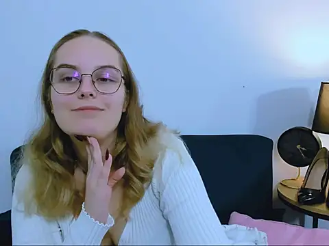 Snapshot of AliceCrazy69 chatting on 11.21.25 AliceCrazy69 online show from 11.21.25