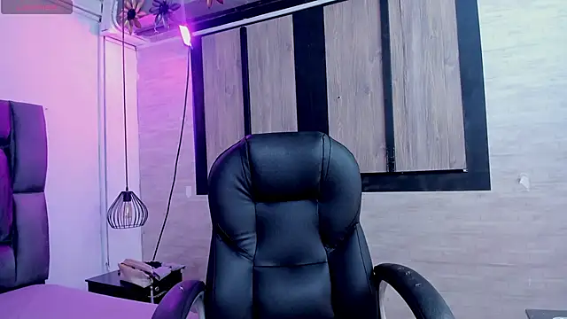 Snapshot of AfroditaLeclair chatting on 09.13.25 AfroditaLeclair online show from 09.13.25