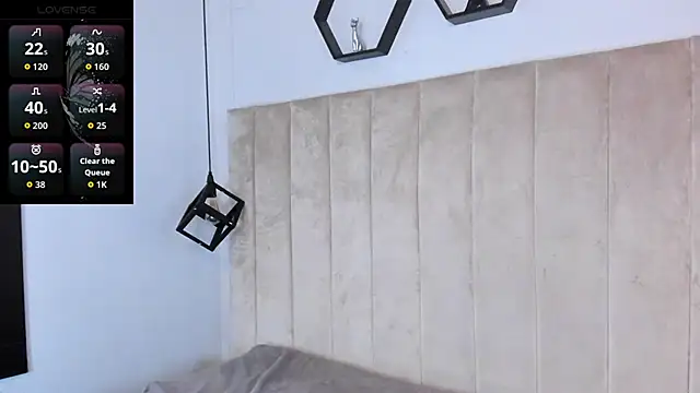 Snapshot of AfroditaLeclair chatting on 09.21.25 AfroditaLeclair online show from 09.21.25