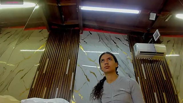 VictoriaDuart online show from 11.30.25