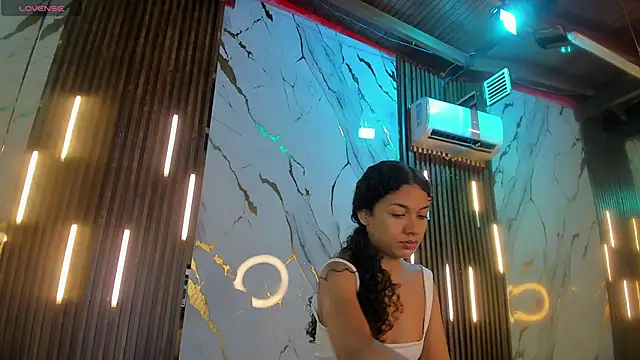 VictoriaDuart online show from 02.26.26