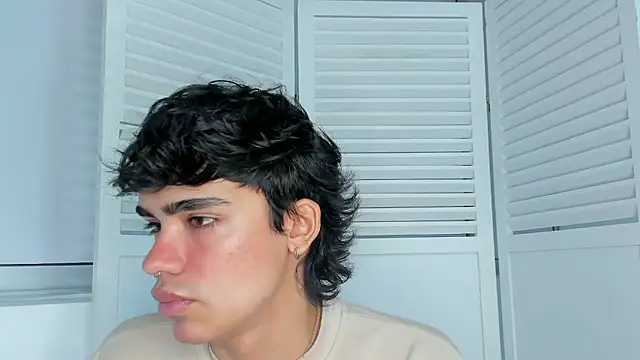 Snapshot of JoeCollins_ chatting on 11.07.25 JoeCollins online show from 11.07.25