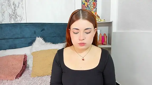 Snapshot of Vicluxxx chatting on 05.21.26 Vicluxxx online show from 05.21.26