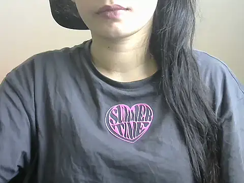 Snapshot of SexyNeylar chatting on 11.20.25 SexyNeylar online show from 11.20.25