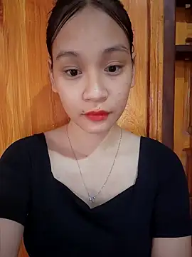 Snapshot of ChiecumBae chatting on 10.04.25 ChiecumBae online show from 10.04.25