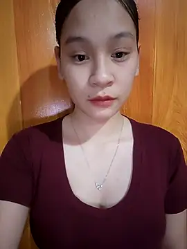 Snapshot of ChiecumBae chatting on 11.16.25 ChiecumBae online show from 11.16.25