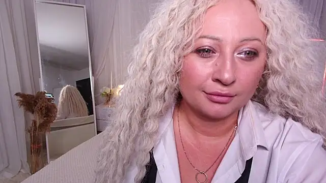 Lilit 1Love online show from 09.27.25