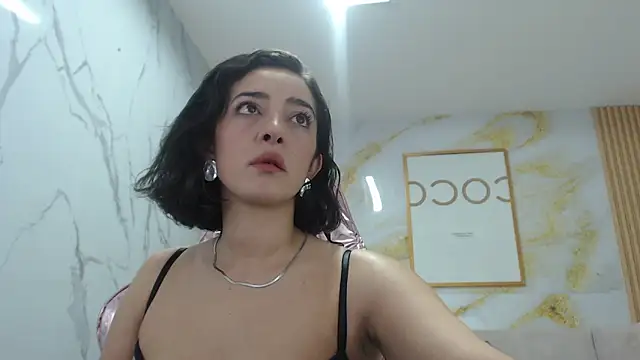 Snapshot of sara_lopez_s chatting on 09.30.25 sara lopez s online show from 09.30.25