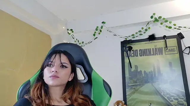Snapshot of rosse_dredd chatting on 05.20.26 rosse dredd online show from 05.20.26