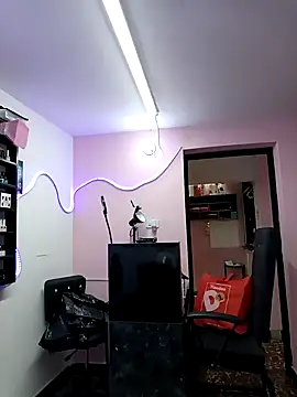 GabyMontenegro online show from 10.17.25