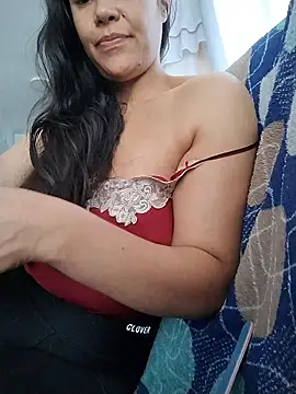 KittyHoleshot87 online show from 04.10.26